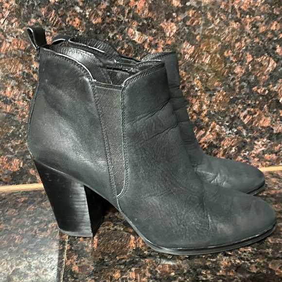 Michael Kors Shoes - Michael kors black leather ankle boots 8.5
